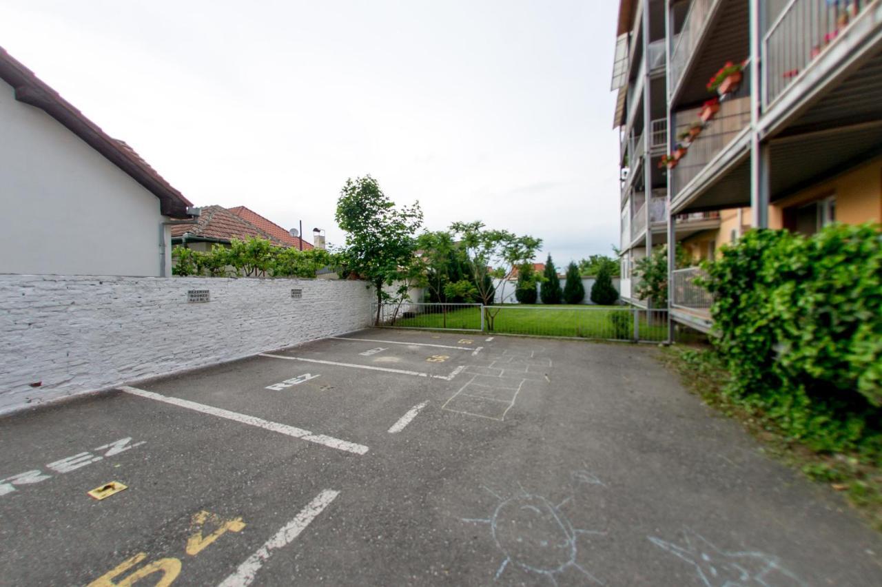 Terezianum Apartments, Free Parking シビウ エクステリア 写真