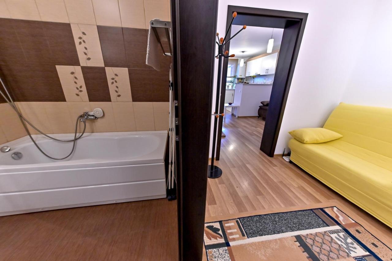 Terezianum Apartments, Free Parking シビウ エクステリア 写真